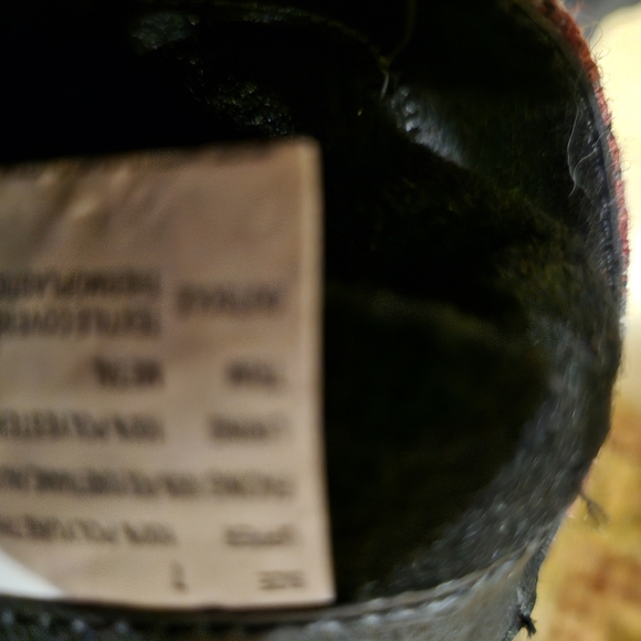 Boots - Picture 6 of 7